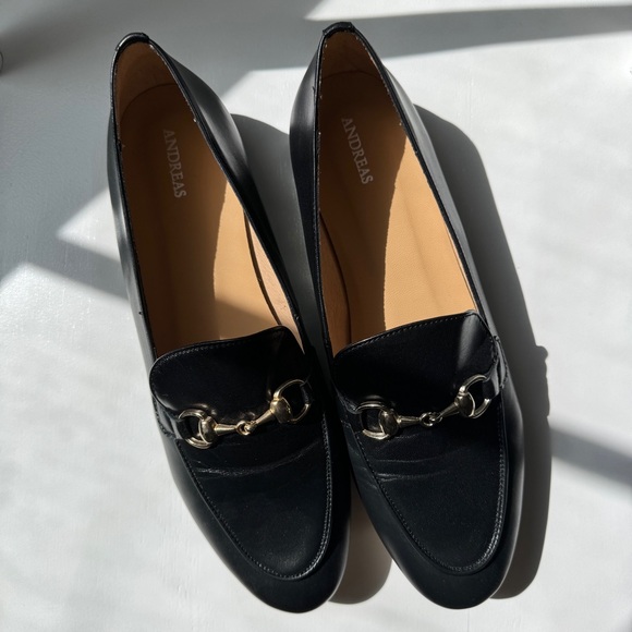 🖤NEW Black Leather Loafers Moccasins Metallic Buckle Size 10🖤 - Picture 2 of 9